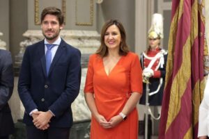 María José Catalá ha ejercido de portadora de la Real Senyera